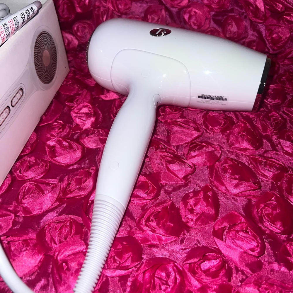 Combo 💕 T3 Featherweight 3i Professional Ionic Hair Dryer - White (76800) - Picture 4 of 8